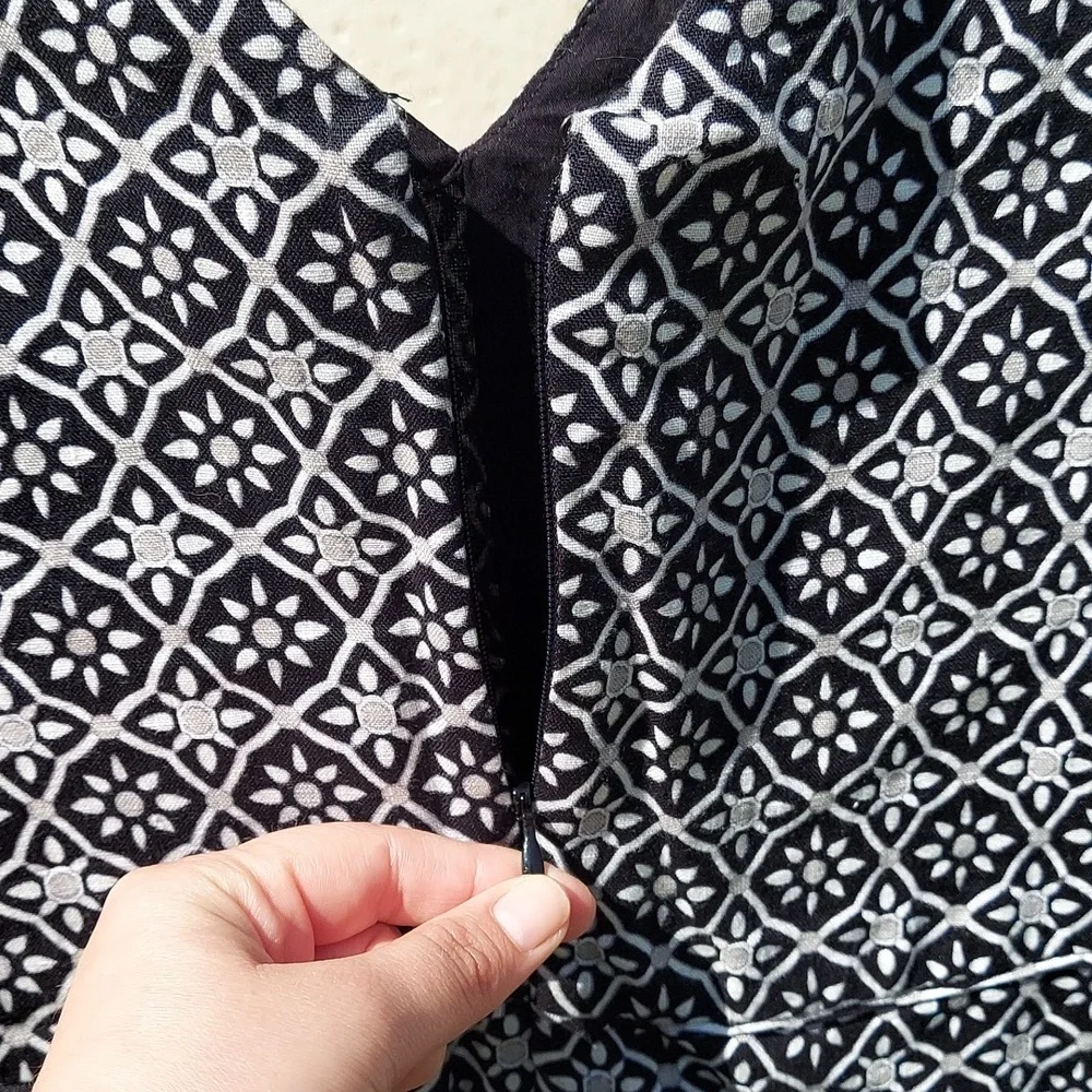 GAP Linen Dress With Pockets - Picture 3 of 6